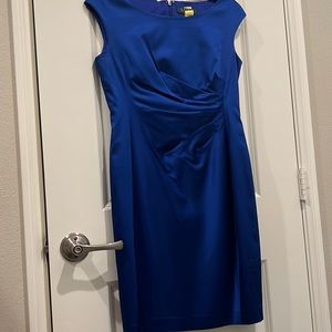 Dress elegant beautiful , size 6p color blue excelente condition